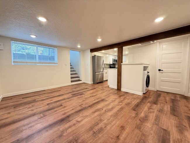 563 Denver St Unidad 1