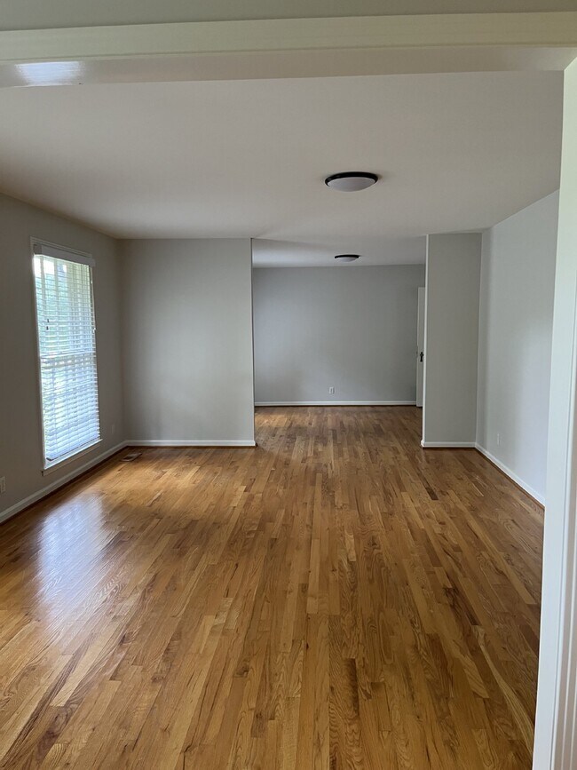 Photo - 810 Davis Dr