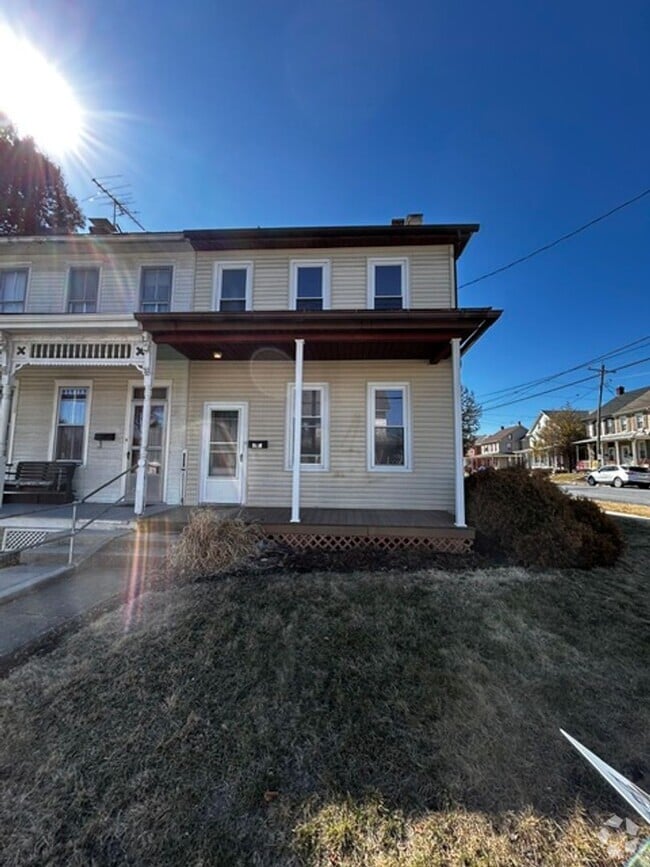 Building Photo - 3 Bed 2 Bath on Lancaster Ave Rental