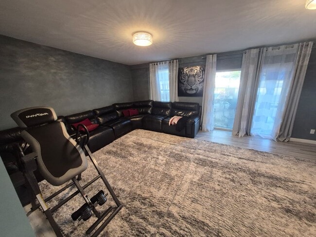 Photo - 65 Miriam Dr