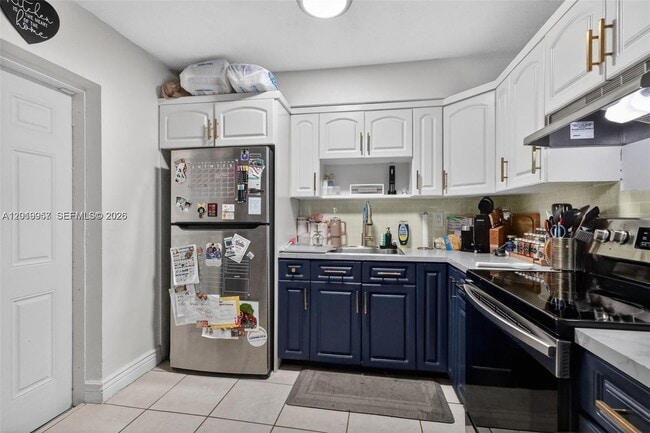 Photo - 6791 Scott St