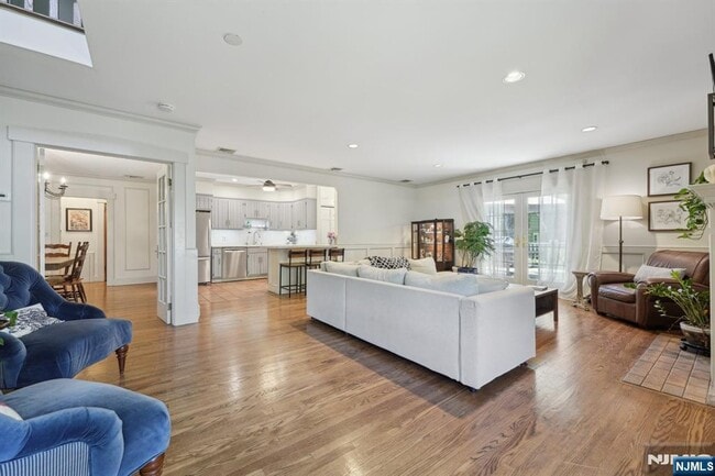 Photo - 211 Pinelynn Rd