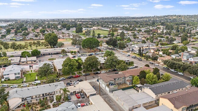 Photo - 113-201 South Lillie Avenue