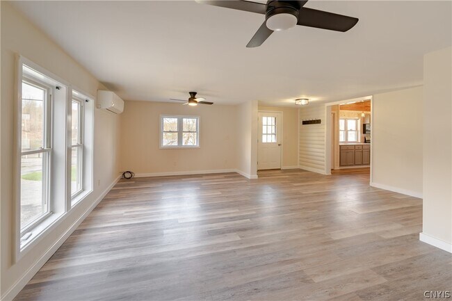 Photo - 6082 Reservoir Rd