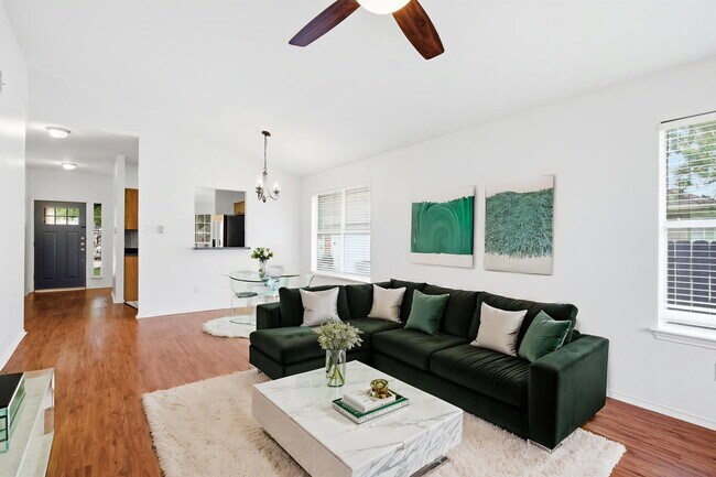 Photo - 1512 Sundance Dr