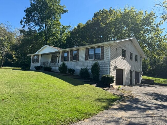 Photo - 9019 Meadowlawn Dr