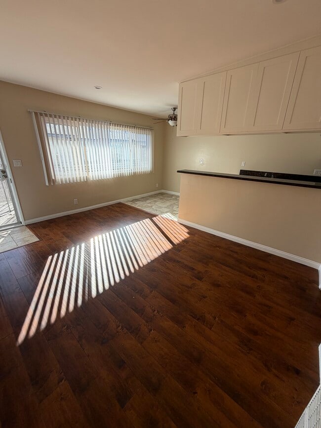 Photo - 15117 Budlong Ave