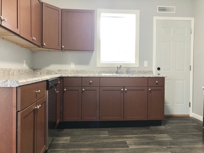 Building Photo - 521 W Market St Unit A