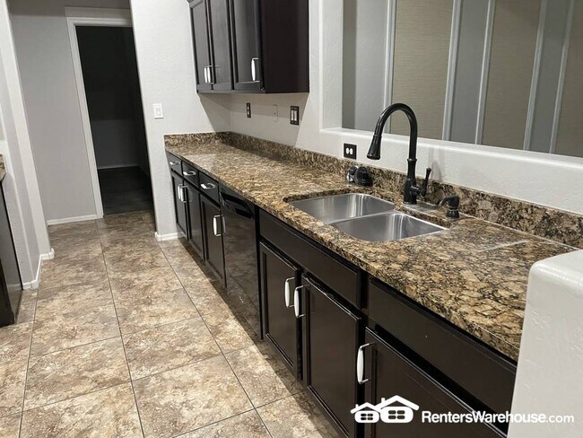 Photo - 10802 W Saddlehorn Rd