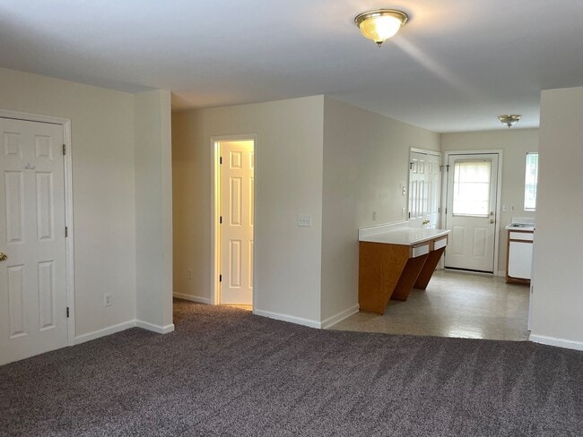 Photo - 136-138 LAMBERT DR Unit 138 LAMBERT DR