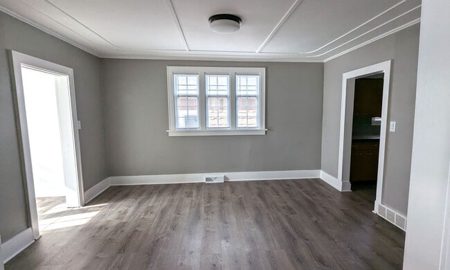 Photo - 1125 Pennoyer Ave Unit 1125 Pennoyer Ave -  1