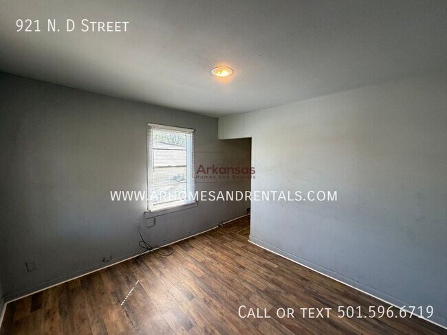 Photo - 921 N Dakota Ave