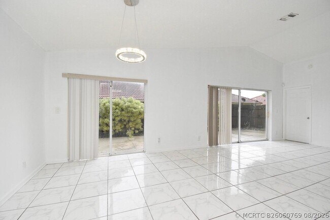 1456 Waterway Cove Dr