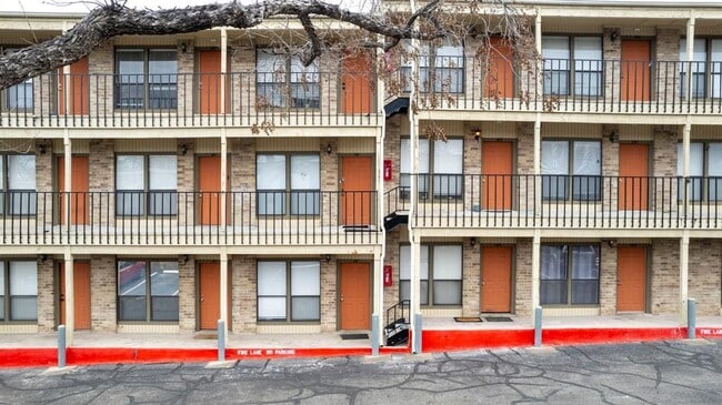 Building Photo - 3000 Guadalupe St Unit 314 Rental