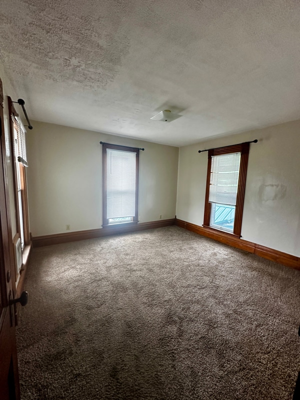 Photo - 141 1/2 E North St