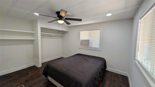 266 Hunters Glen