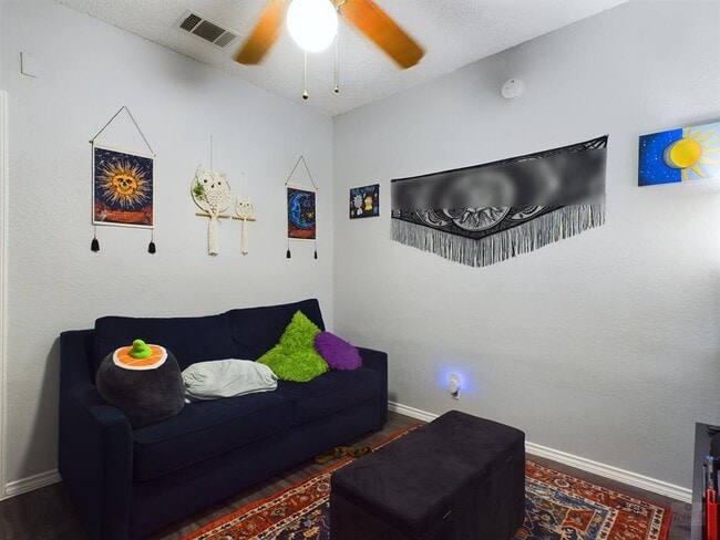 Photo - 706 W 22nd St Unit 101