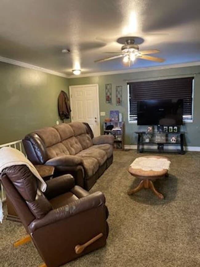 Photo - 2 Bed - 1.5 bath - Townhouse Living
