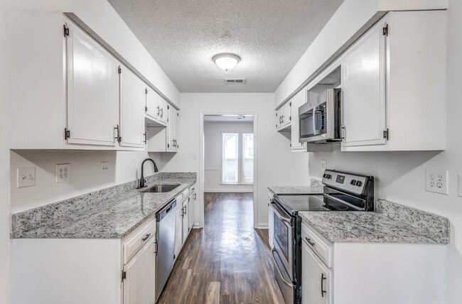 Photo - 1320 Fox Trace Dr