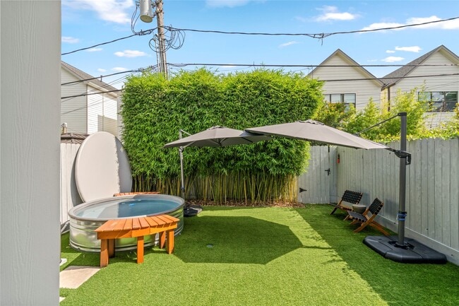 Photo - 804 Aurora St