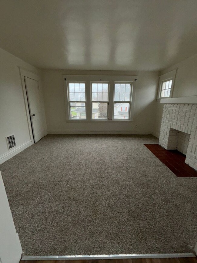 Photo - 512 E Hillcrest Ave Unit 2