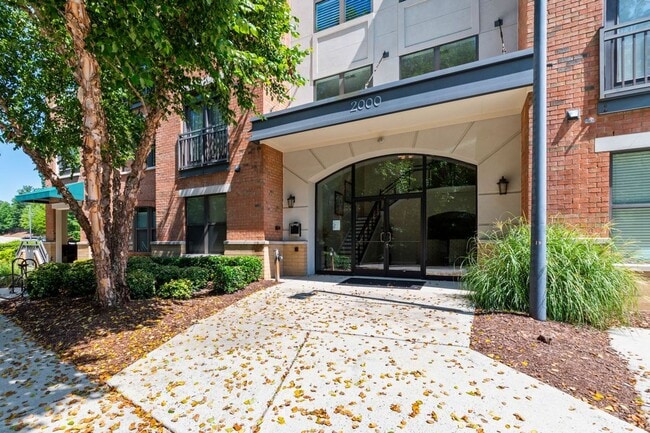 Building Photo - AVAILABLE May 1st! Gorgeous 1 bedroom, 1 bath condo in The Landing at Southpoint!!