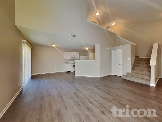 Photo - 4518 Redcliff S Ln