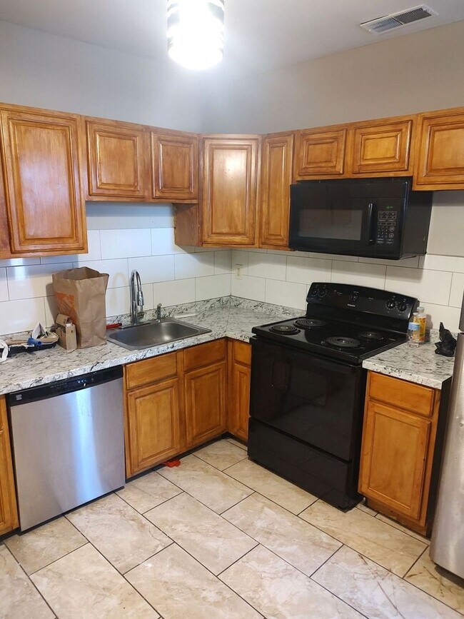 Photo - 2142 N 18th St Unit 3