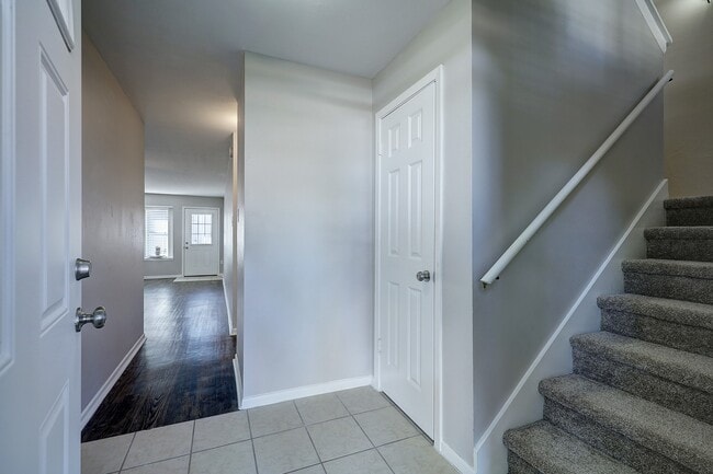 Photo - 7913 Ellinger Ln