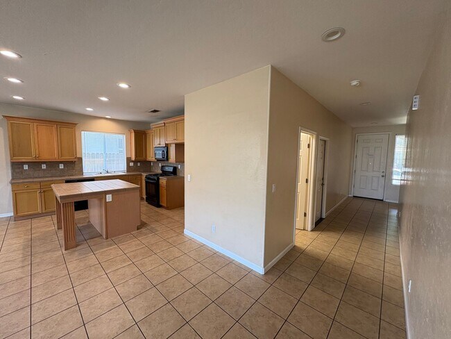 Photo - Spacious NW Visalia Home w/ Split Floor Plan!