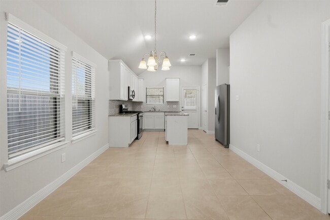 Photo - 40704 Guillemont Ln