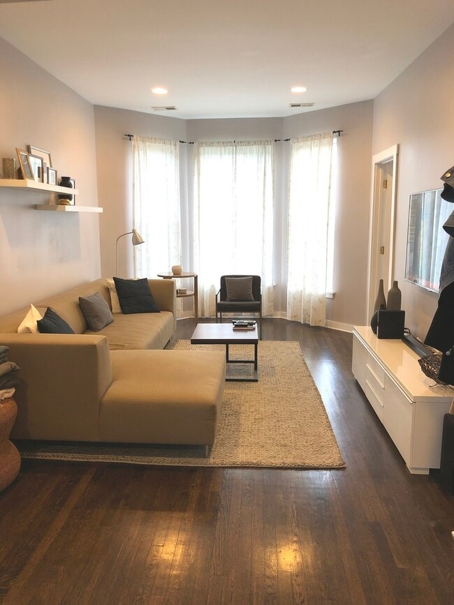 Photo - 3336 W Beach Ave Unit 2