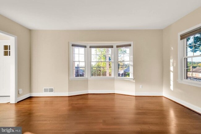 Photo - 805 31st St S