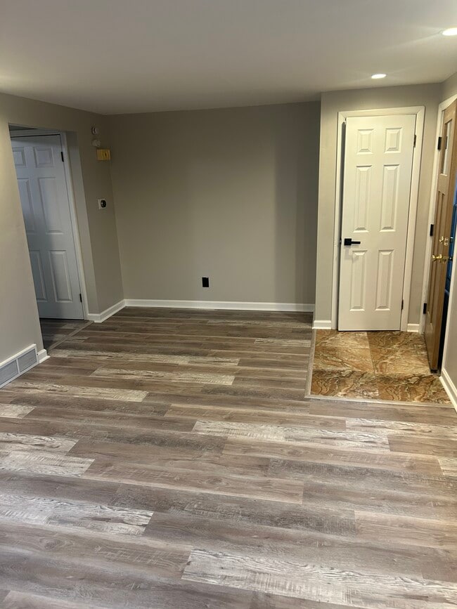 Photo - 51 Avon St Unit Left Side