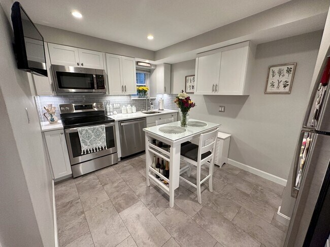 Photo - 26 John St Unit B