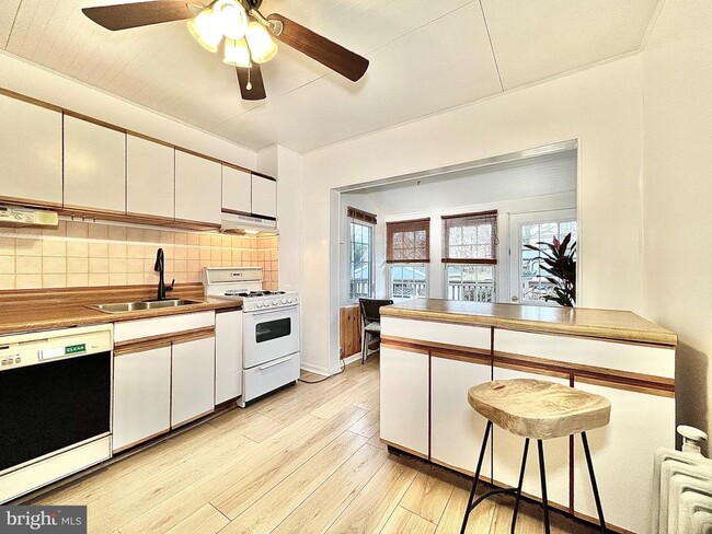 Photo - 303 Willow Ave