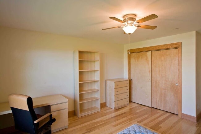 Photo - 143 Maple Ave Unidad 22