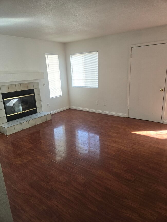 Photo - 4659 Krissylouise Way Unidad B