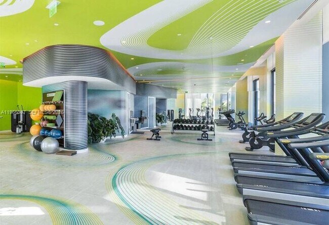 Photo - 501 NE 31st St Unidad 3007