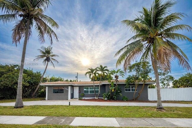 Building Photo - 1040 Lyons Park Dr