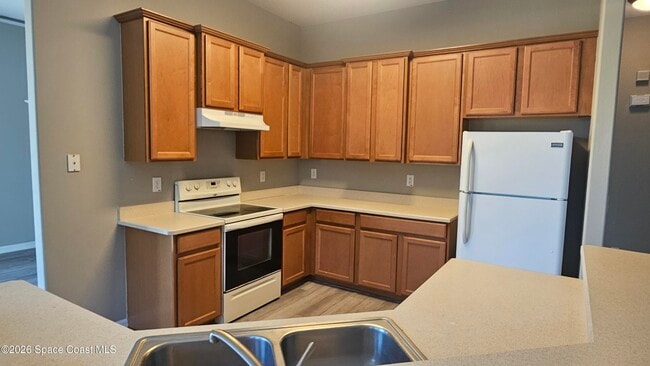 Photo - 1024 Westport St SE