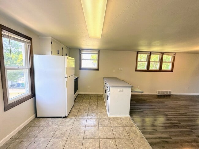 Photo - 1628 Deckner Ave
