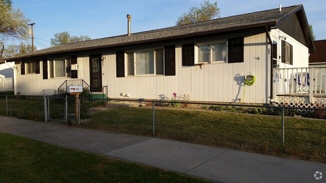 Building Photo - 3305 5th Ave S Unit 3303 5th Avenue South Rental