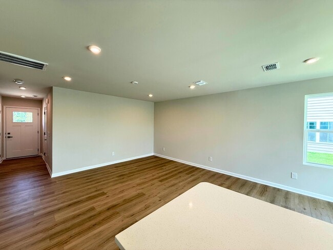 Photo - 108 Gaskin Ct