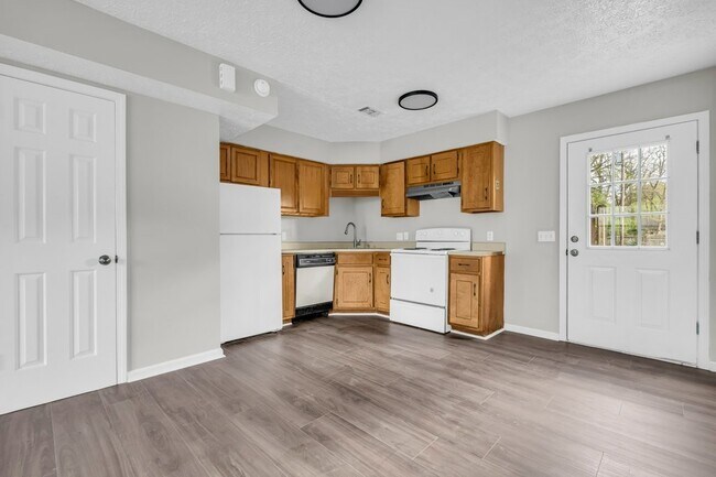 Photo - 456 W Broad St