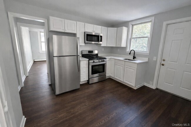 Photo - 6466-66 Hawley Ave