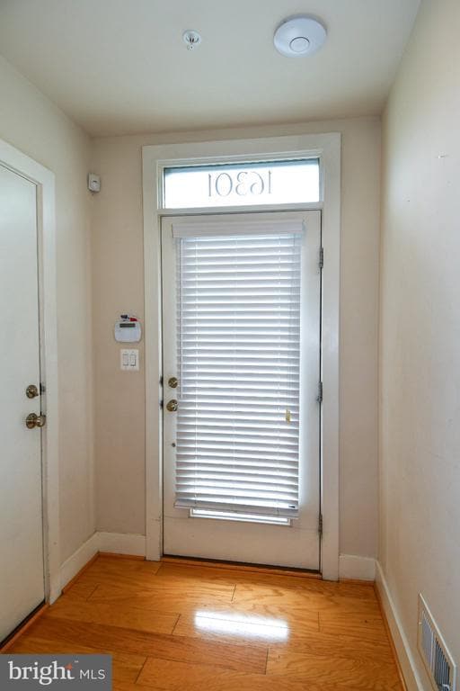 Photo - 16301 Columbus Ave