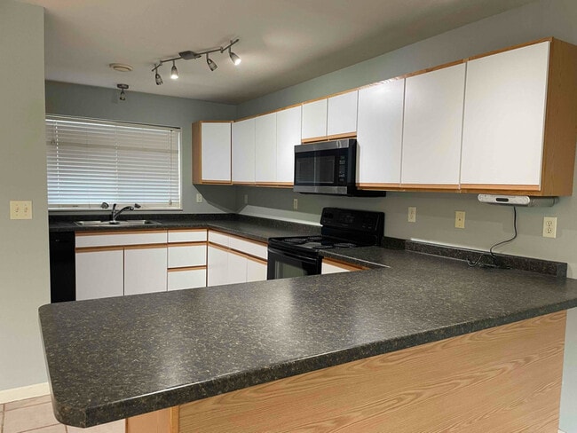 Photo - 5185 Samuelson Rd