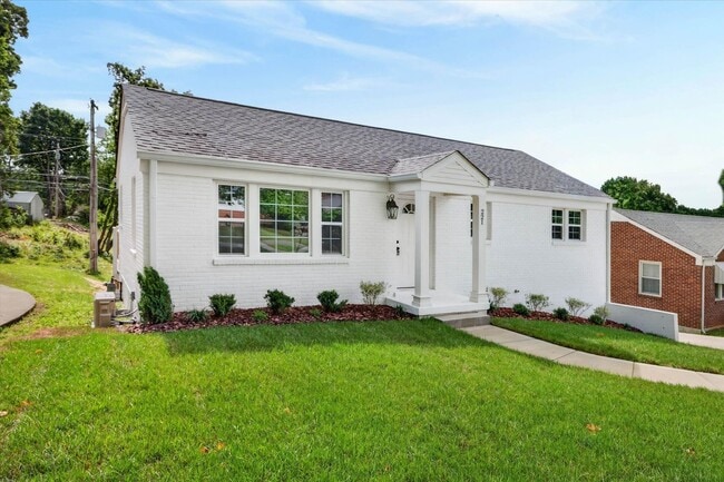 Photo - Beautiful Renovated 4 Bedroom Home For Rent With a Large Bonus Room!
