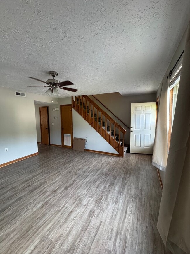 4774 Mayfield Dr Unit 4774 Mayfield Dr #1